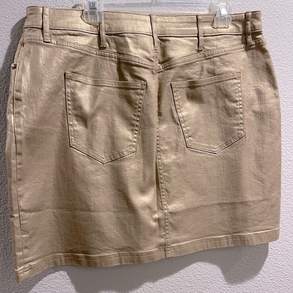 NWT Gold Metallic Mini Skirt - Picture 2 of 4